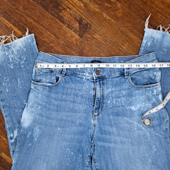 Ann Taylor Factory Mom jeans bleach distressed jeans - Picture 7 of 8